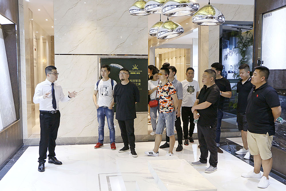 设计师参观草莓视频下载黄展厅